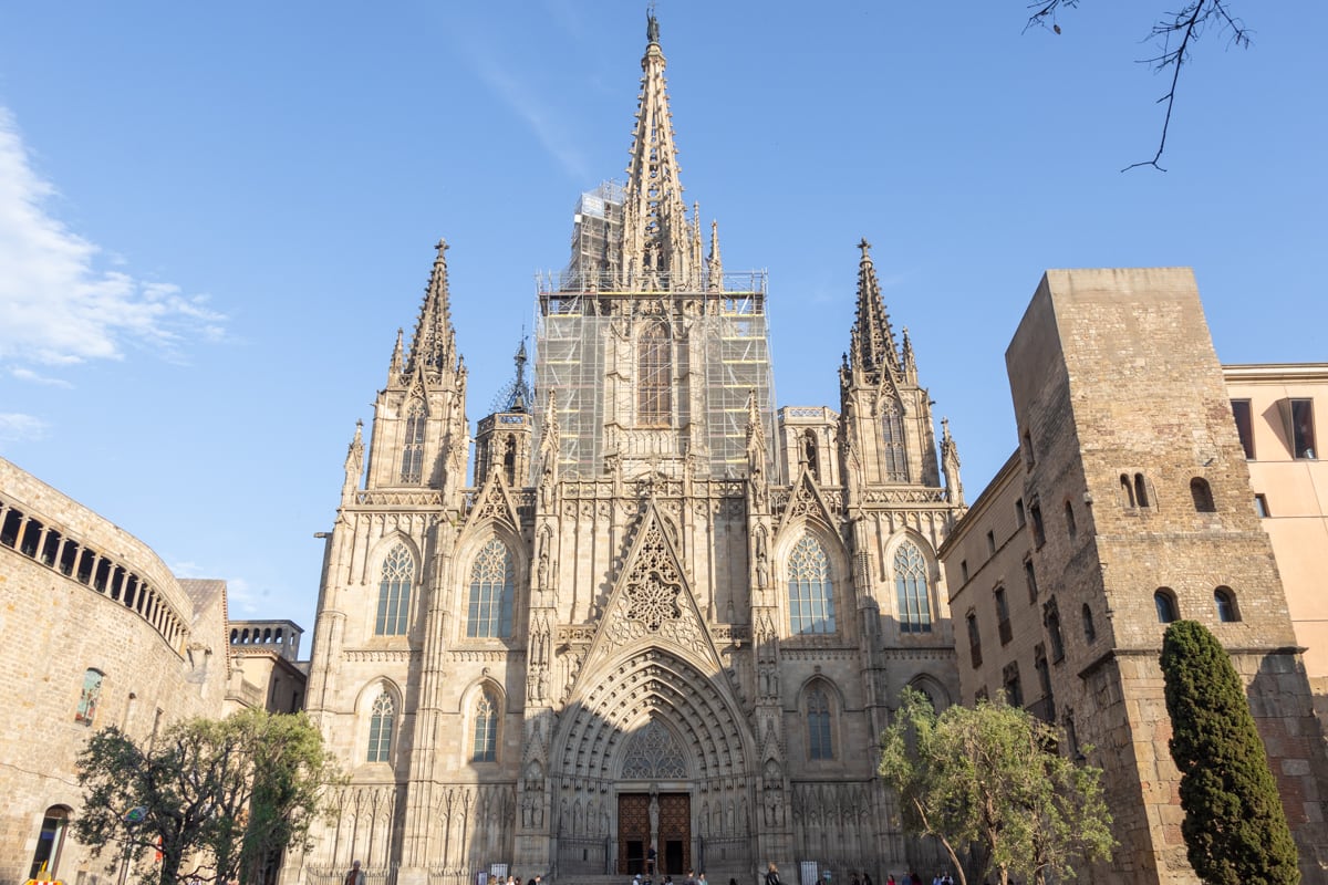 Extérieur de la cathédrale de Barcelone