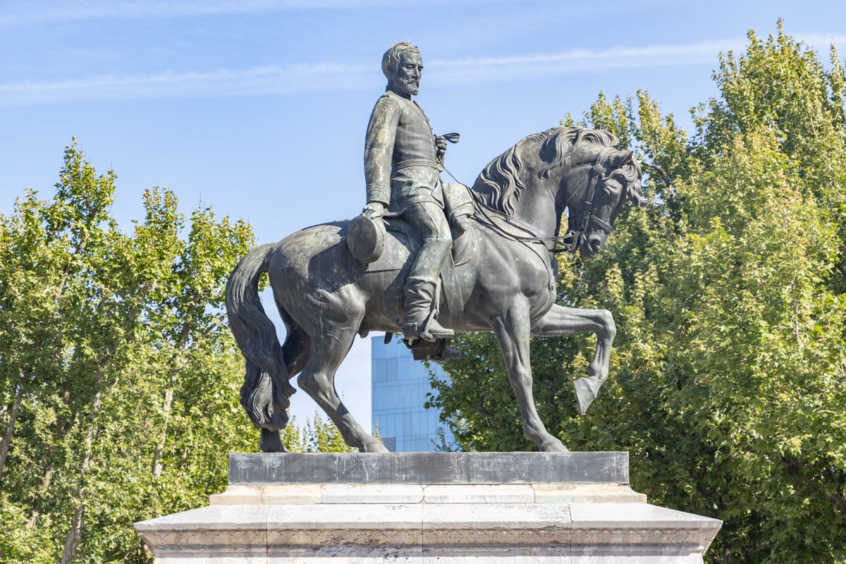 statue dans parc de la ciutadella