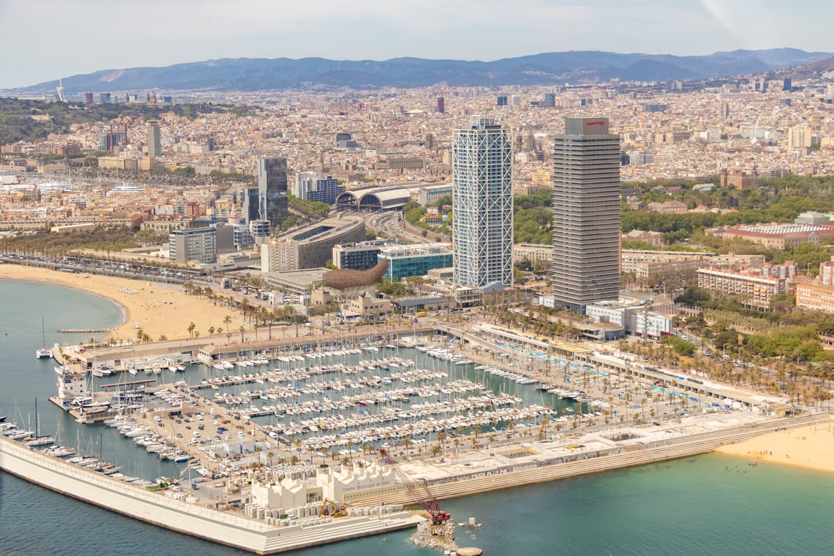 Survol du Port Olympique en hélicoptère à Barcelone