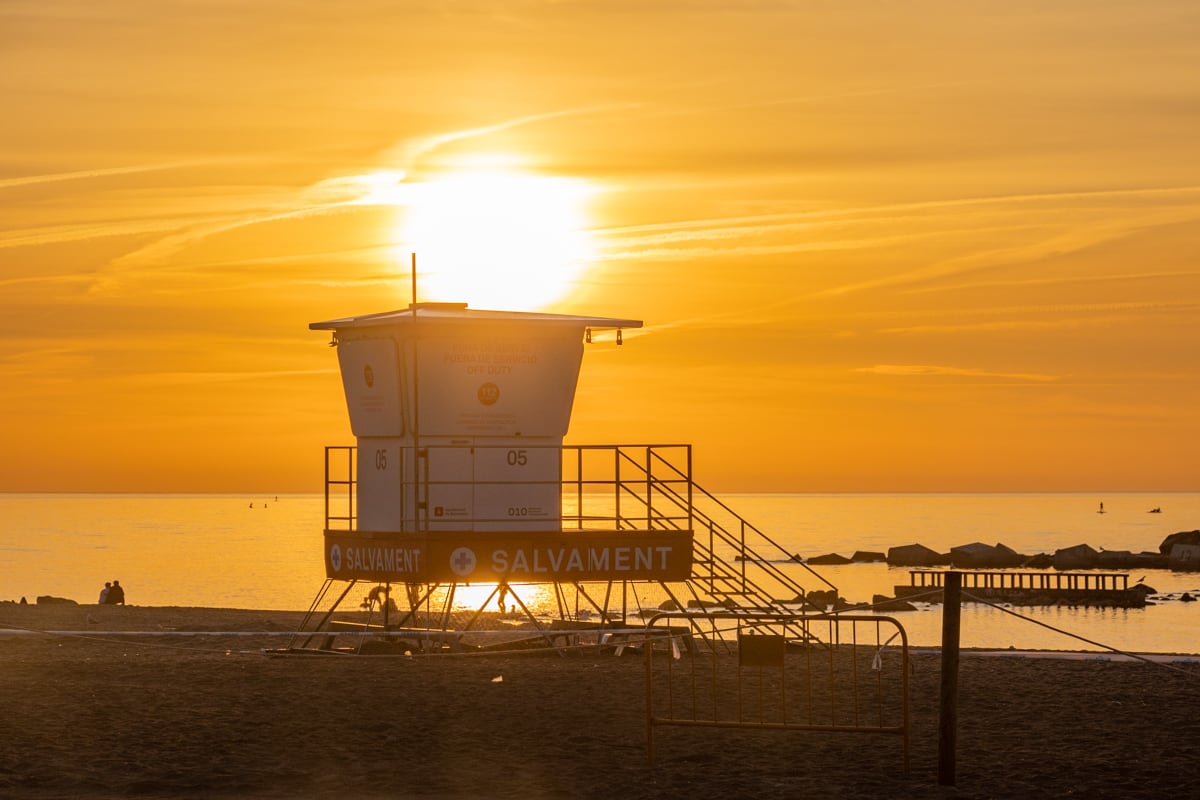 Cabane de sauveteurs sur les plages de Barcelone