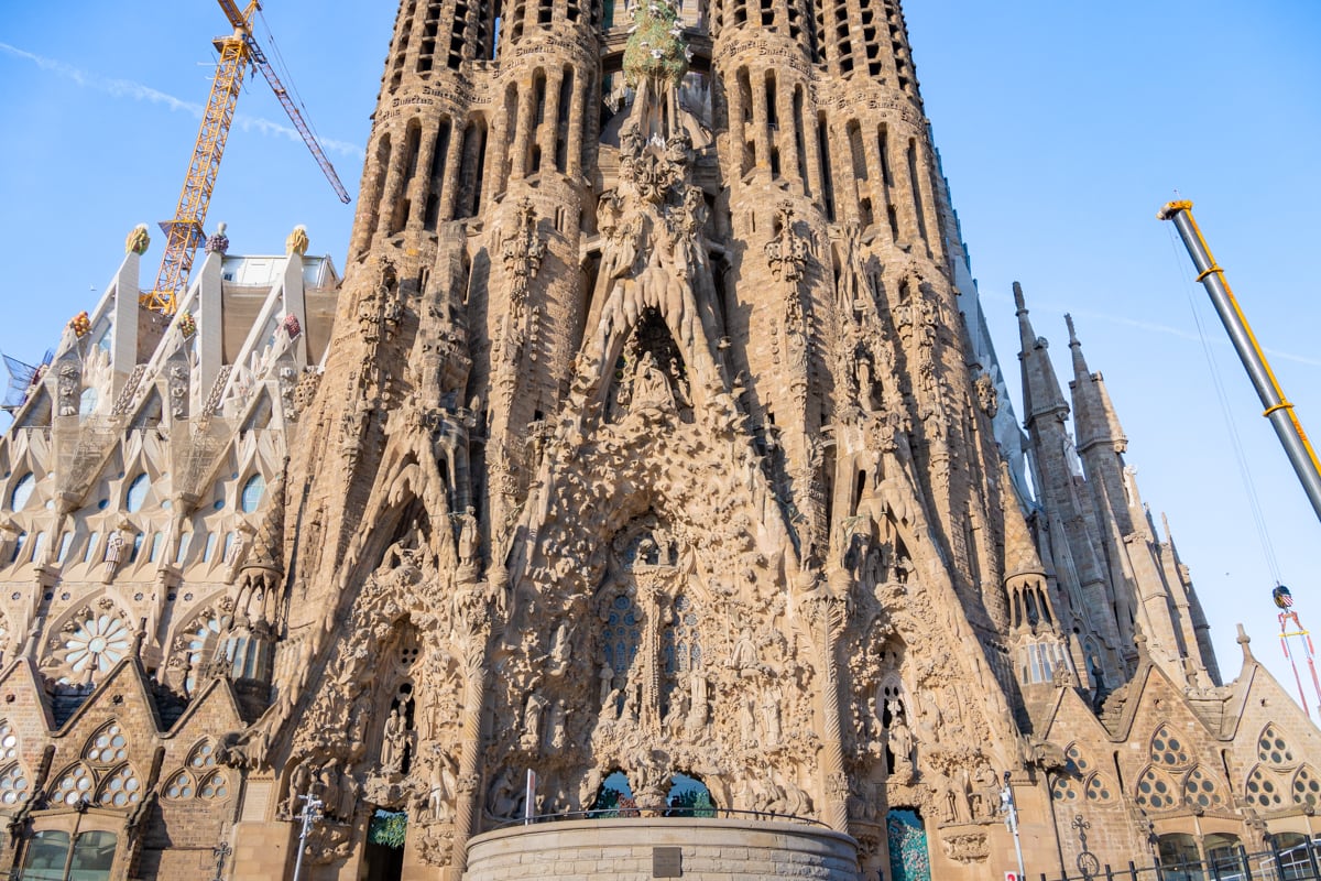 Détails de la façade de la Nativité de la Sagrada Familia
